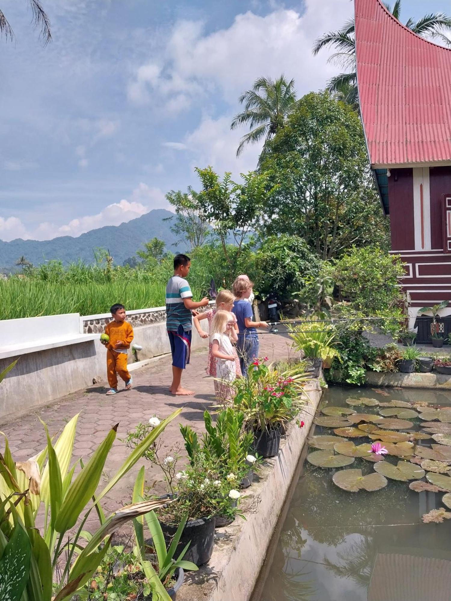 Rumah Gadang Simarasok Villa Baso Buitenkant foto